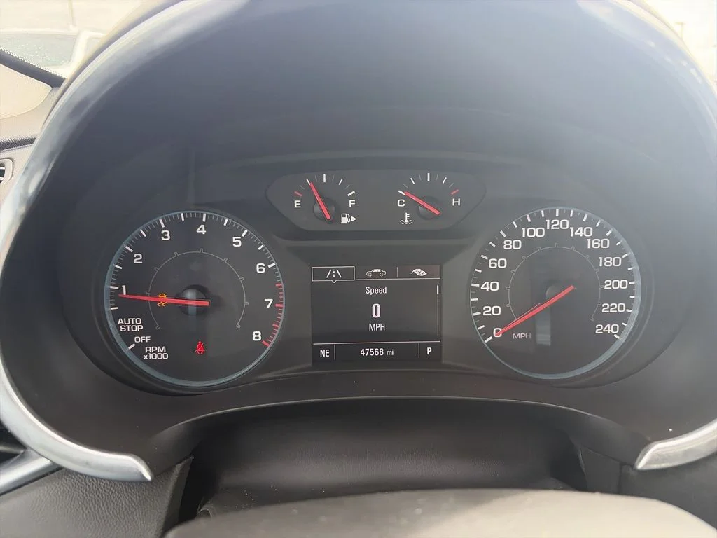 Used 2021 White Chevrolet LT image 21
