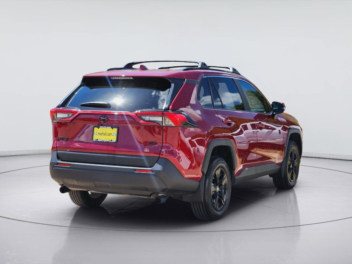 Used 2025 Ruby Flare Pearl Toyota XLE image 4