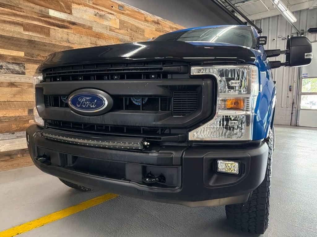 Used 2020 Blue Metallic Ford XLT image 9