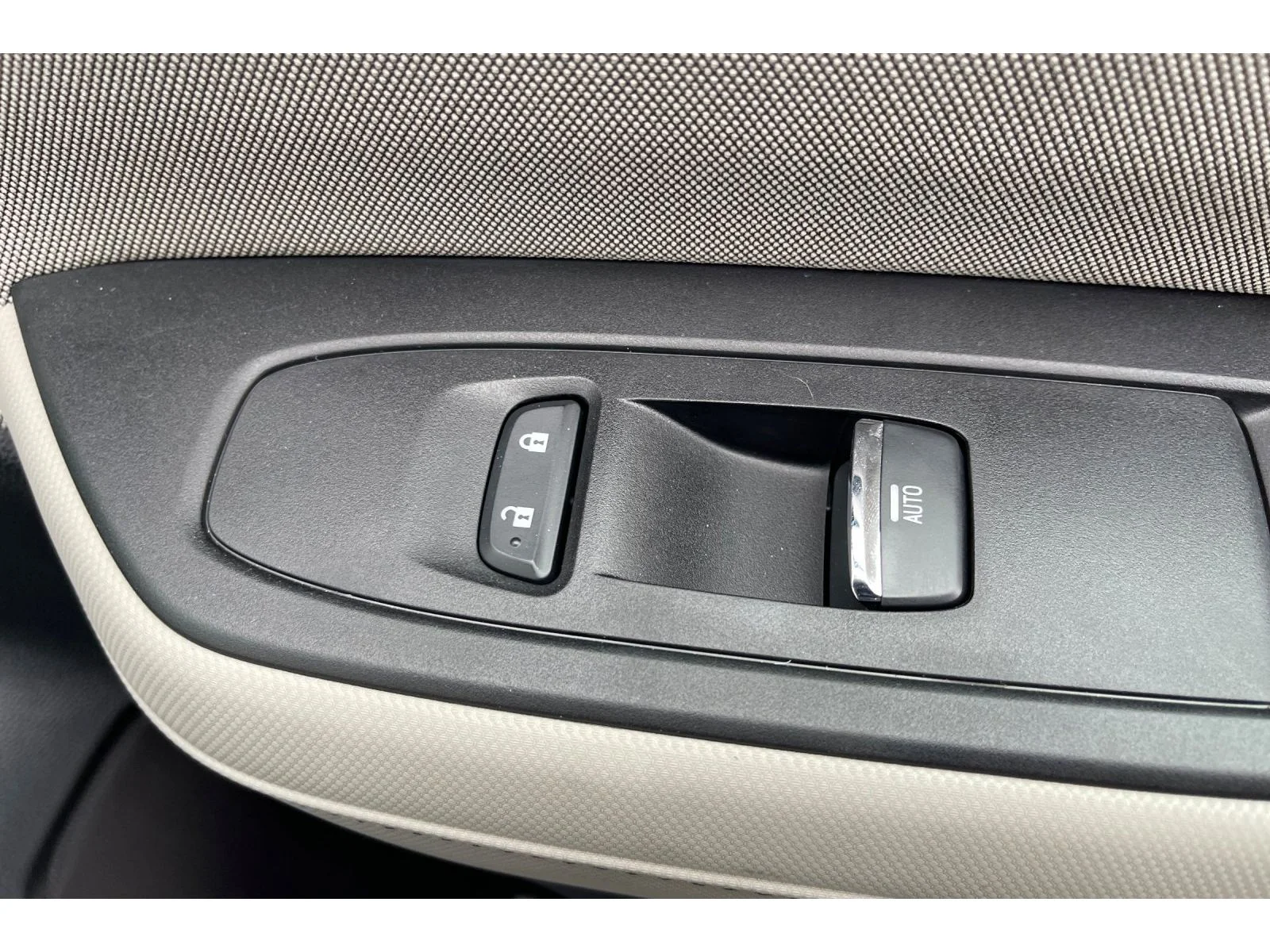 Used 2026 Daybreak Blue Pearl Subaru Premium image 22