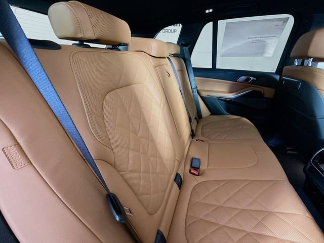 New 2026 Black Sapphire Metallic BMW xDrive40i image 29