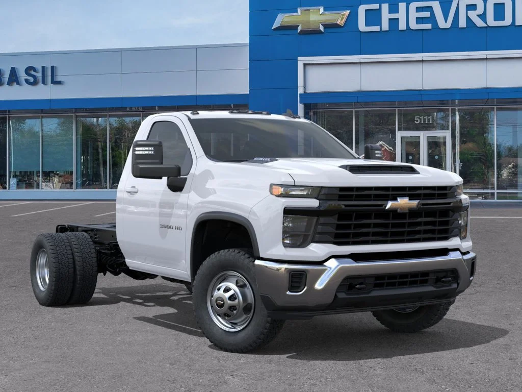 New 2026 Summit White Chevrolet Work Truck image 7