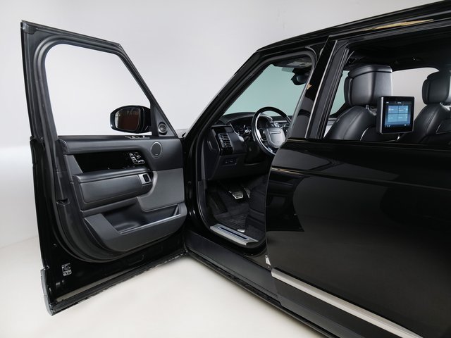 Used 2020 Black Land Rover Autobiography image 30