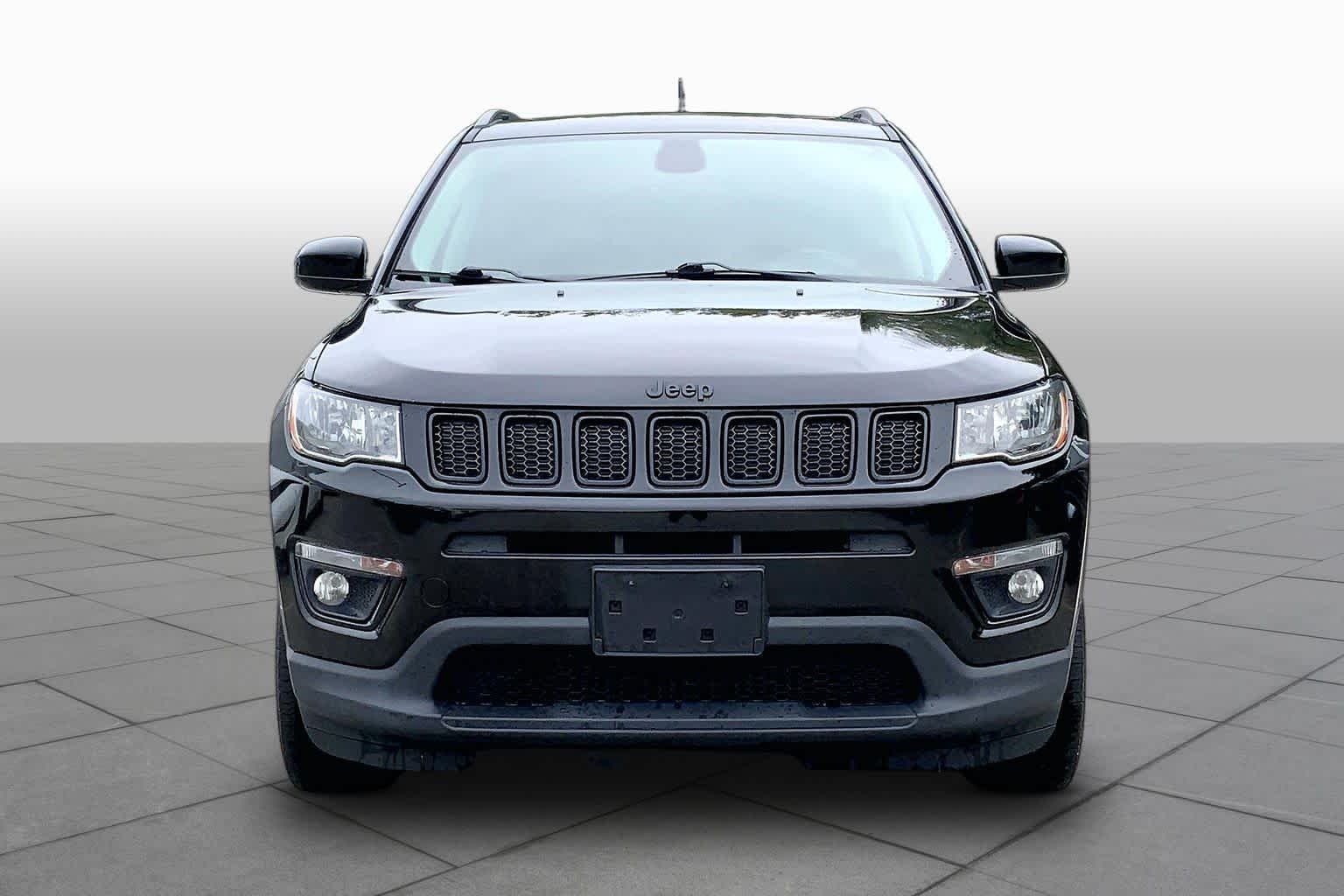 Used 2018 Diamond Black Crystal Pearlcoat Jeep Altitude image 4
