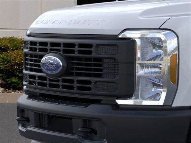 Certified Used 2023 Oxford White Ford XL image 17