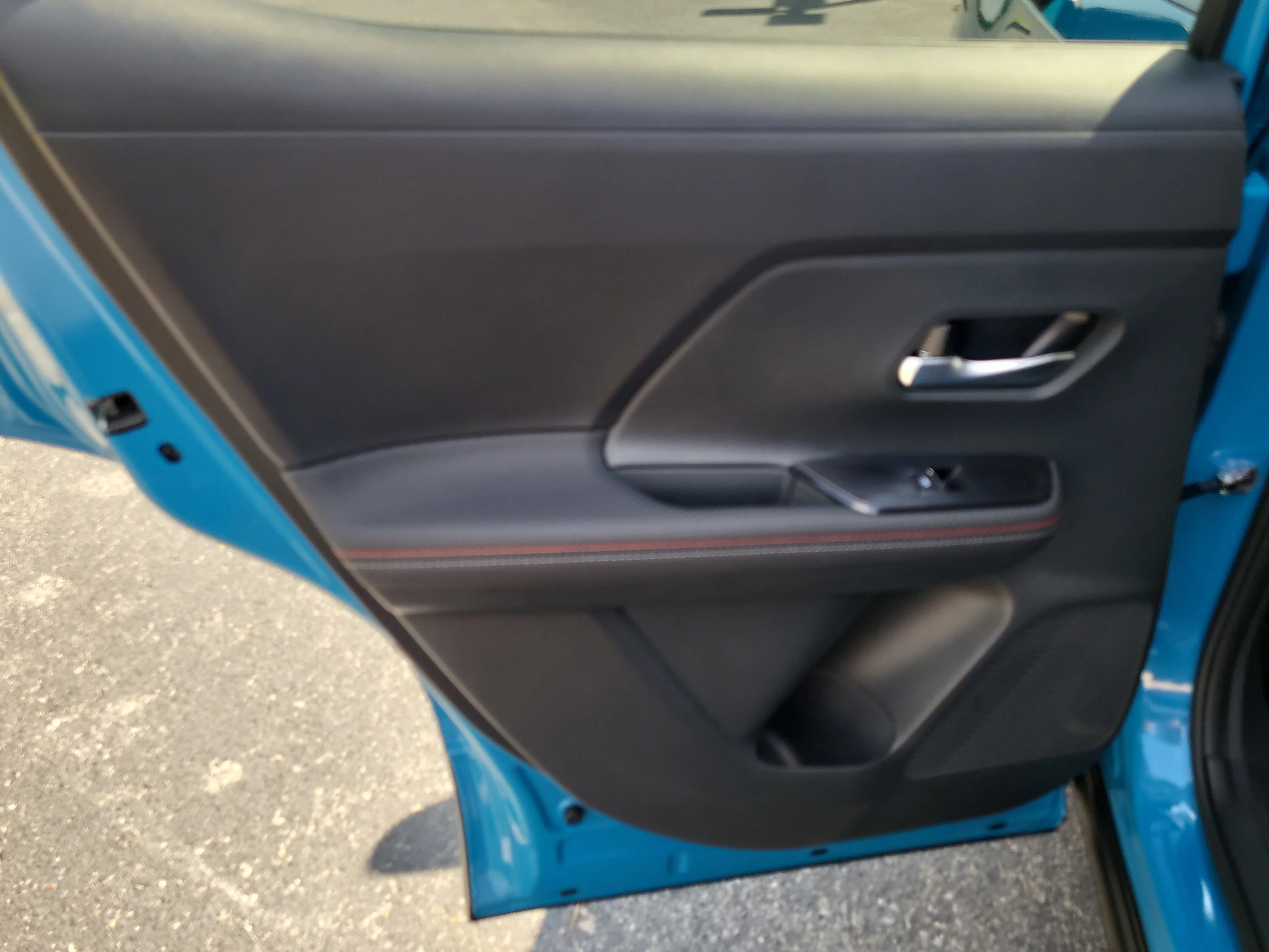 Used 2025 Arctic Ice Blue Metallic/Super Black Nissan SR image 12