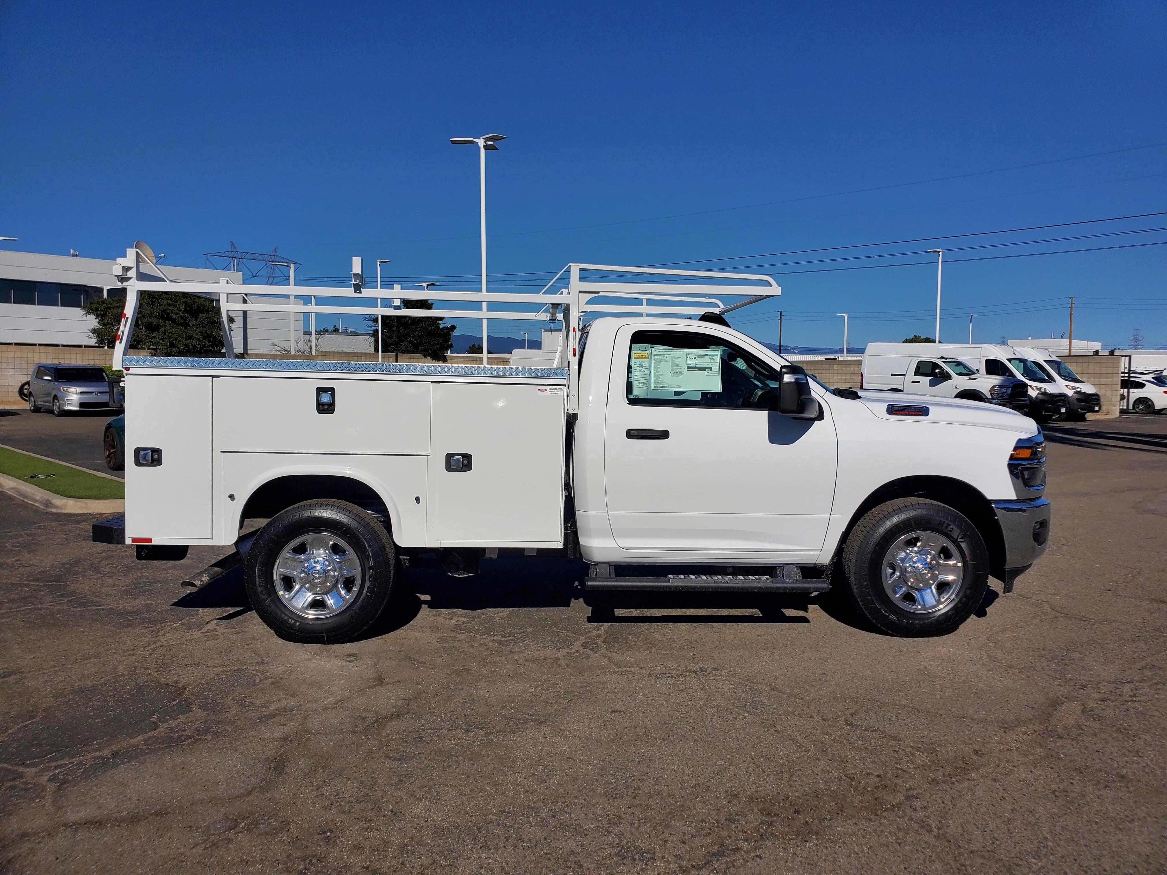 New 2026 Bright White Clear-Coat Exterior Paint RAM Tradesman image 2