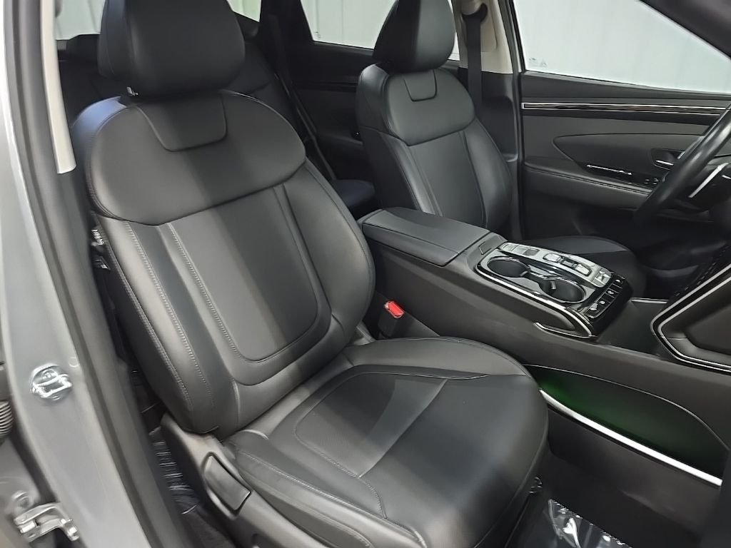 Used 2024 Silver Hyundai SEL Convenience image 15