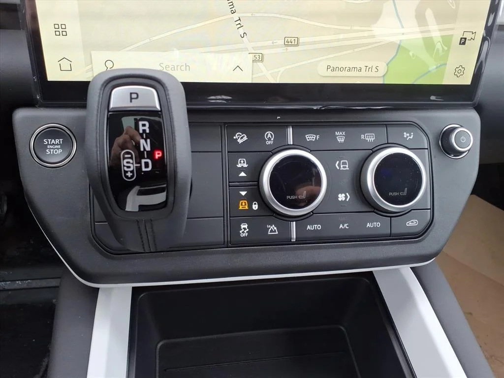 New 2026 Santorini Black LAND ROVER S image 17