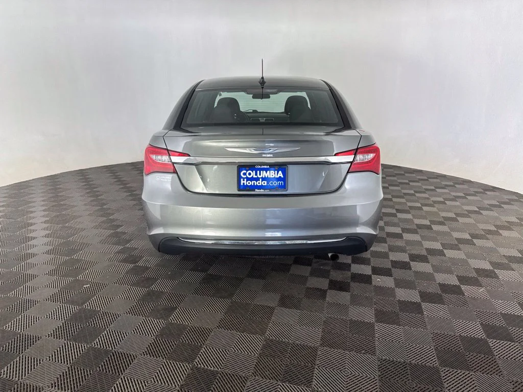 Used 2012 Gray Chrysler Touring image 6