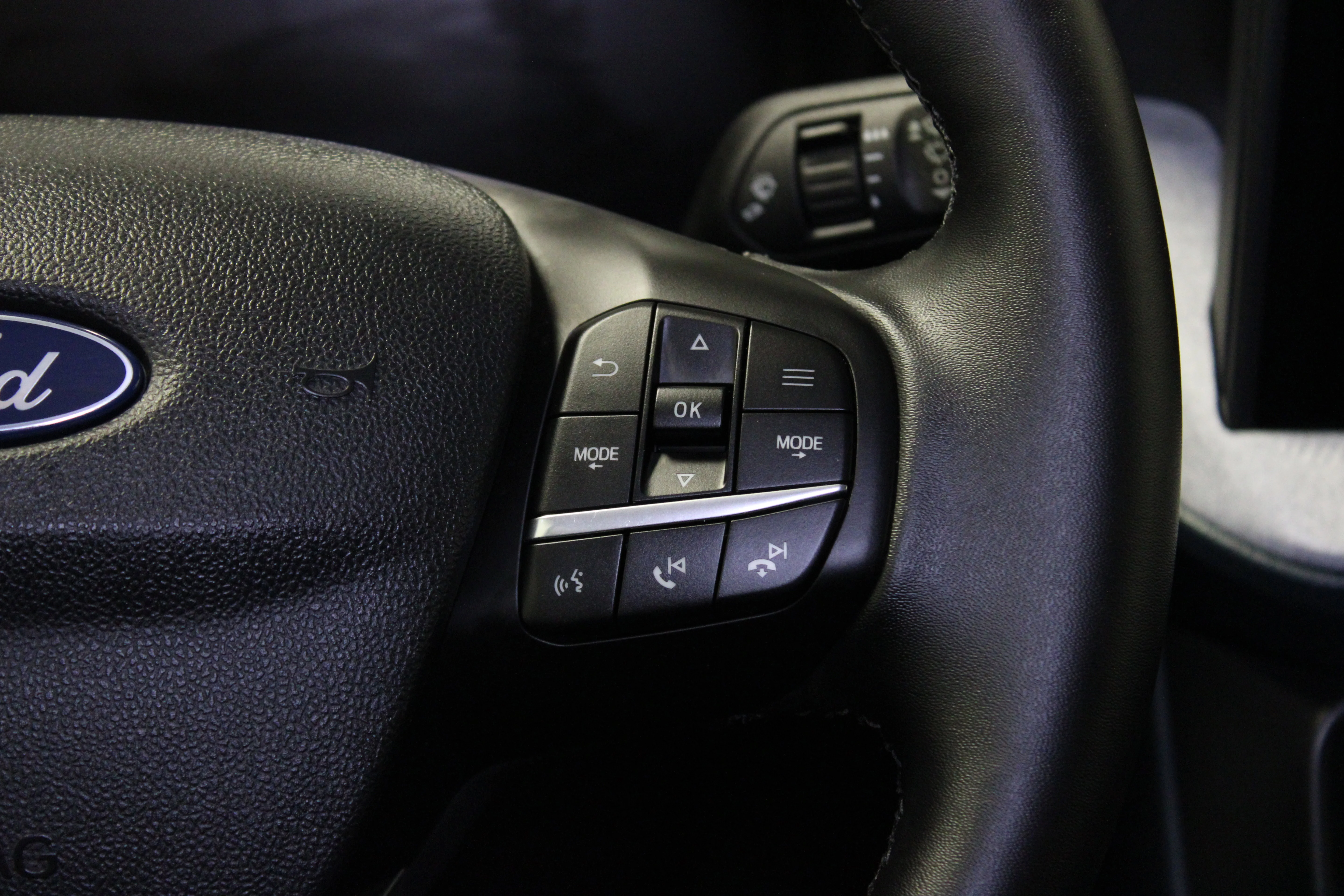 Used 2025 Blue Ford XLT image 24