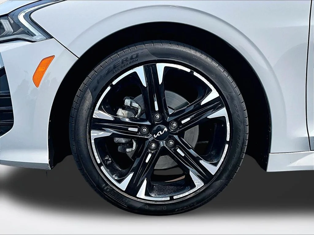 Used 2024 Gray Kia GT-Line image 9