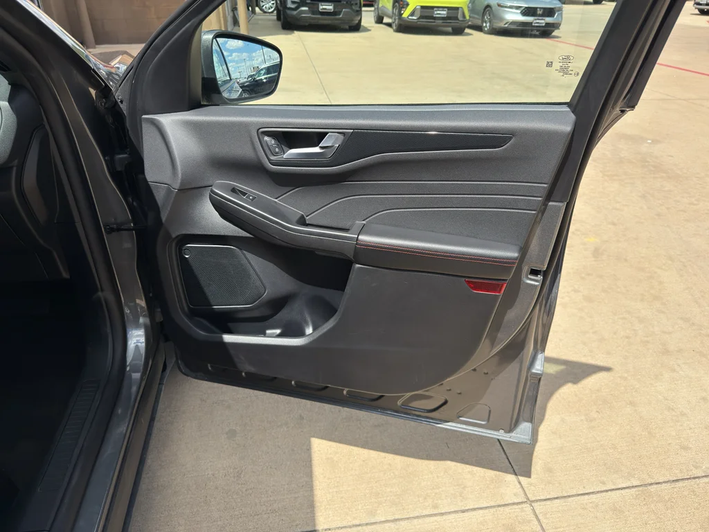 Used 2025 Carbonized Gray Metallic Ford ST-Line image 23