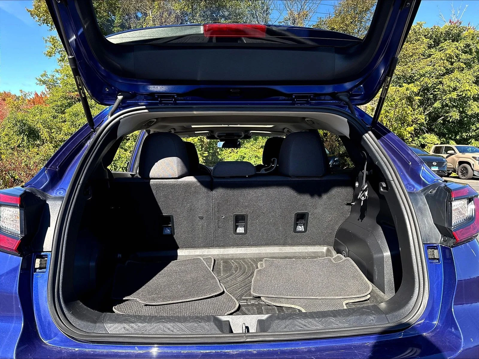 Used 2024 Sapphire Blue Pearl Subaru Premium image 37