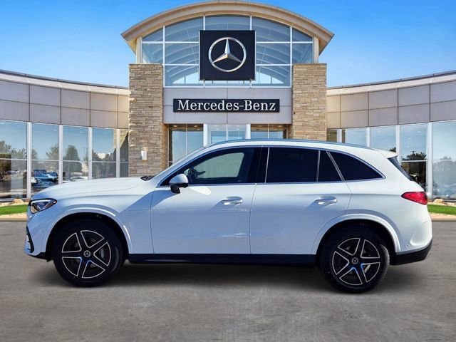 Certified Used 2026  Mercedes-Benz GLC 300 image 2