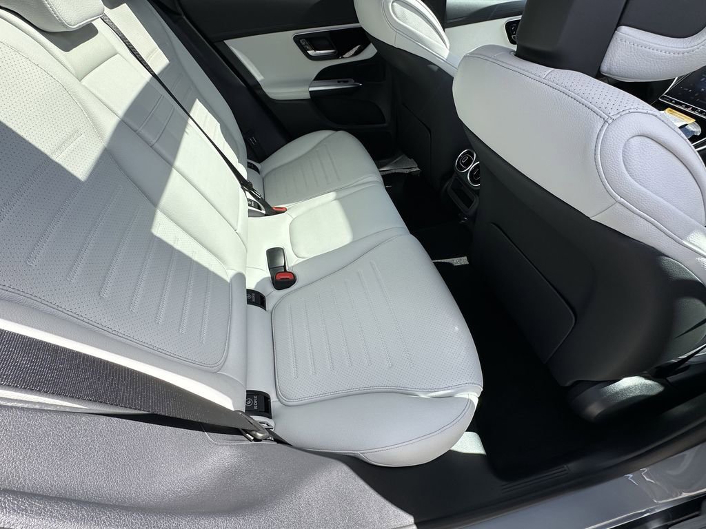 New 2026 MANUFAKTUR Alpine Grey Mercedes-Benz GLC 300 image 18