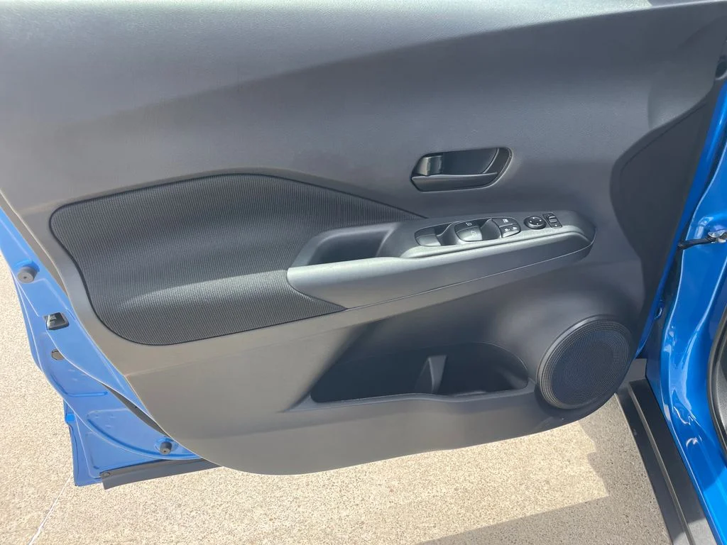 Used 2024 Blue Nissan S image 22