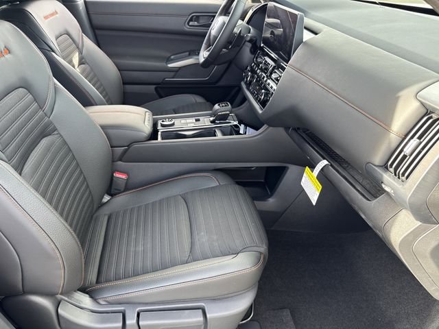 New 2026 Boulder Gray Pearl / Super Black Two-tone Nissan Rock Creek image 26