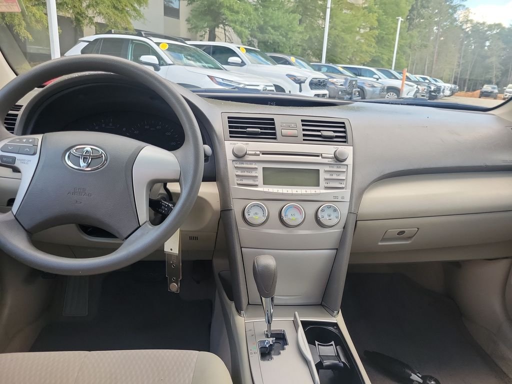 Used 2011 Gray Toyota LE image 18