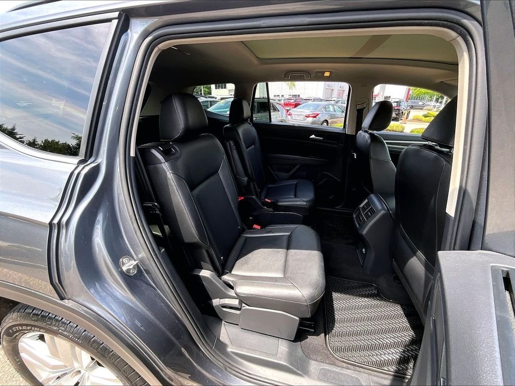 Used 2020 Gray Volkswagen 3.6L V6 SE image 16
