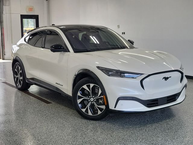 2023 Ford Mustang-Mach-e Premium's photo