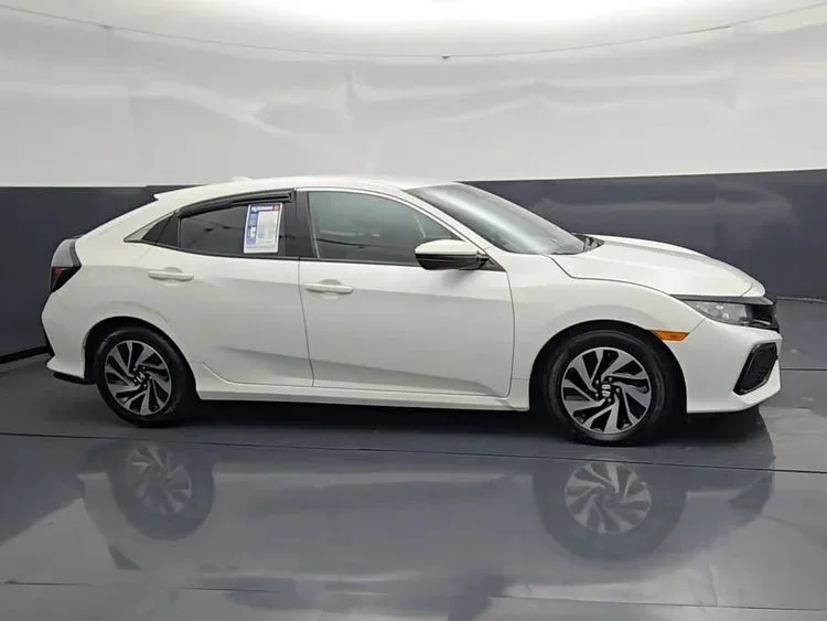Used 2019  Honda LX Hatchback 4D image 17