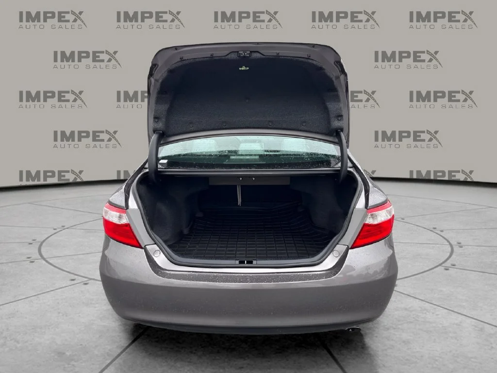 Used 2017 Gray Toyota XLE image 28