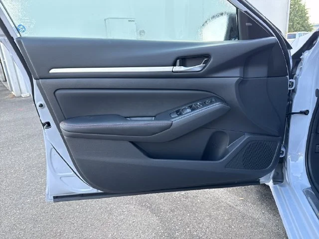 New 2026 Gray Sky Pearl Nissan SR image 17