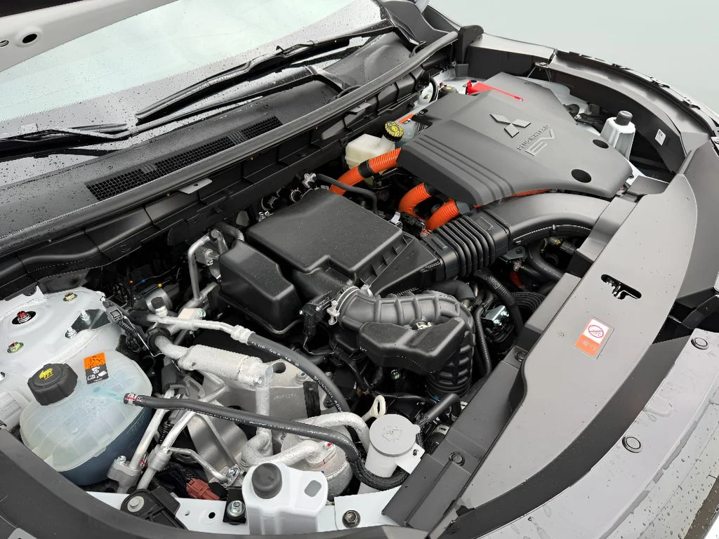 New 2026 White Mitsubishi SEL image 28