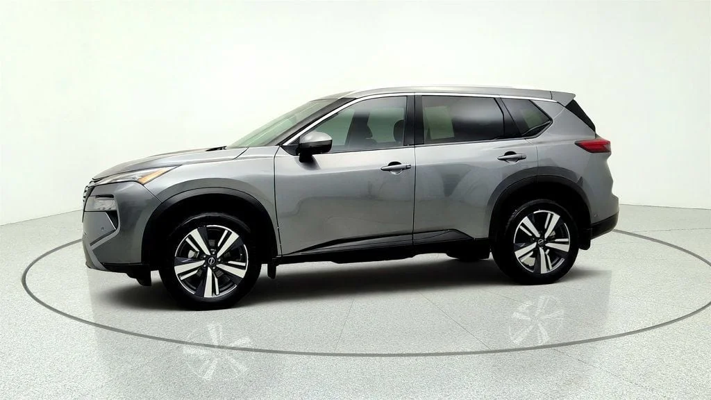 Used 2024 Gun Metallic Nissan FWD SL w/ Premium Pkg image 8
