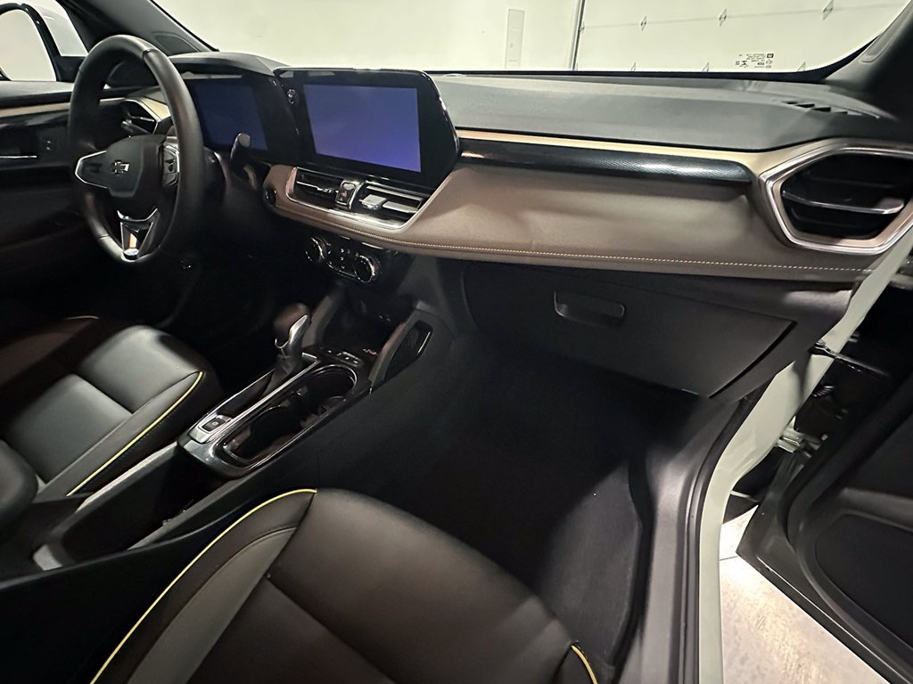 Used 2025 Green Chevrolet ACTIV image 29