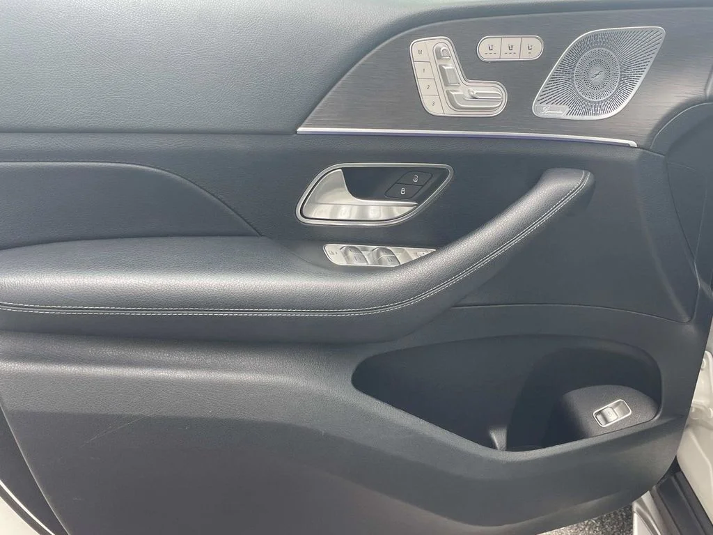 Used 2020  Mercedes-Benz GLS 580 image 15