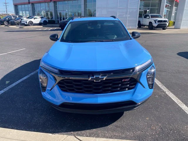 Used 2024 Fountain Blue Chevrolet 2RS image 9