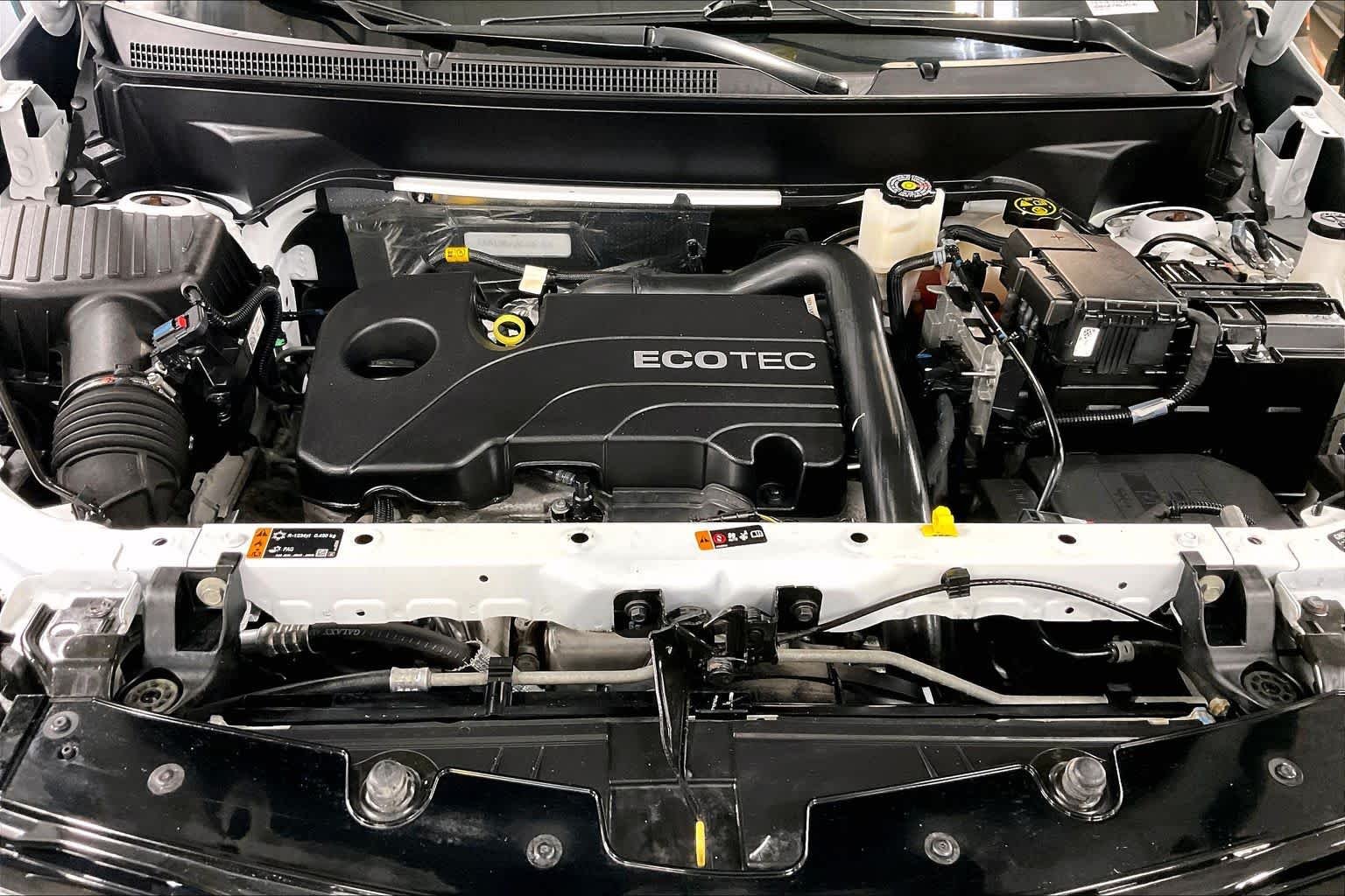 Used 2022 Summit White Chevrolet RS image 31