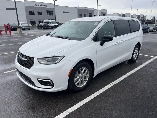 2024 Chrysler Pacifica Touring
