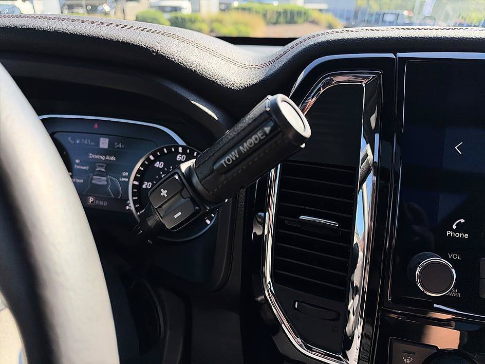 Used 2022 Pearl White Tricoat Nissan Platinum Reserve image 21