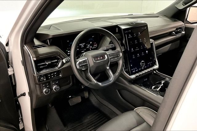 Used 2025 Summit White GMC Elevation image 16