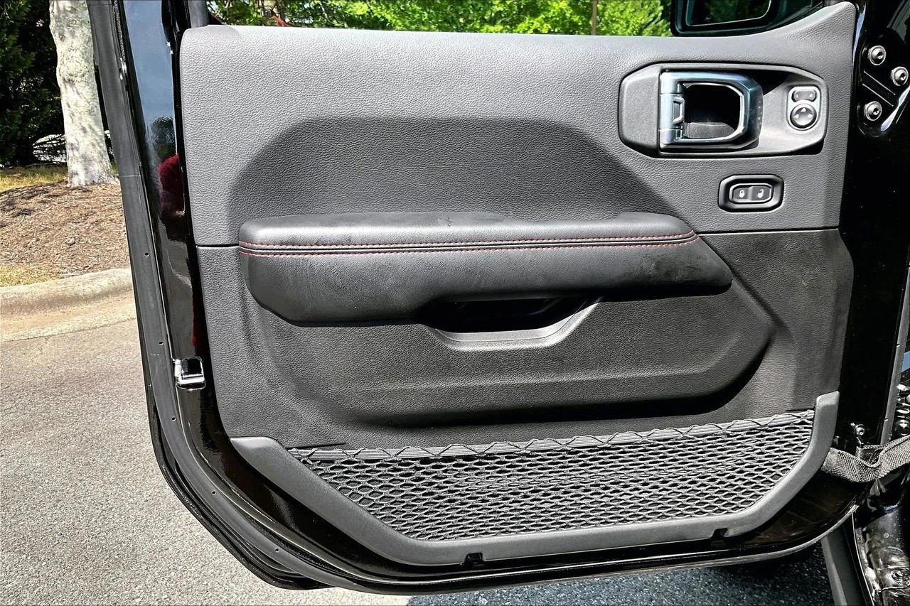 New 2026 Black Clearcoat Jeep Rubicon X image 23
