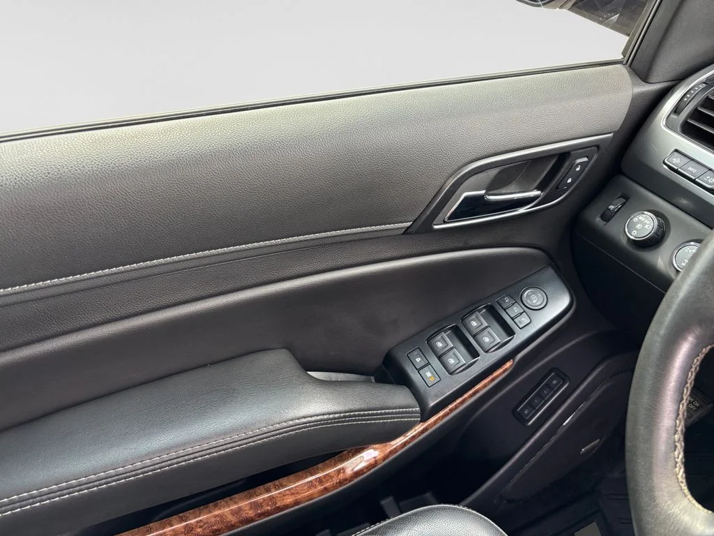 Used 2019 Black Chevrolet Premier image 17