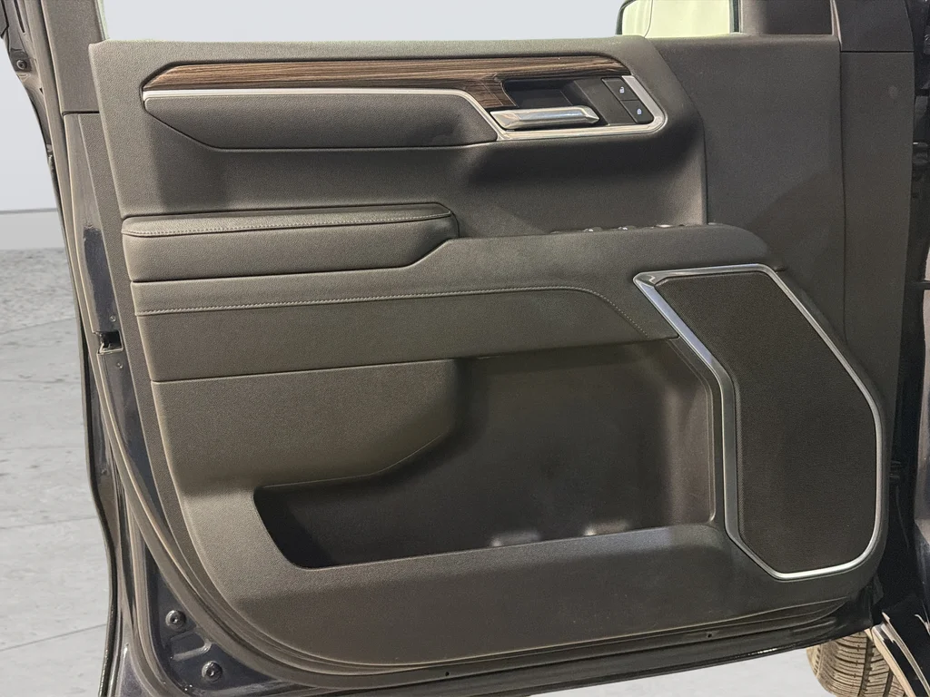 Used 2022 Gray Chevrolet LT image 11