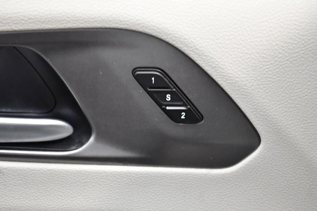 Used 2024 Black Chrysler Touring L image 11