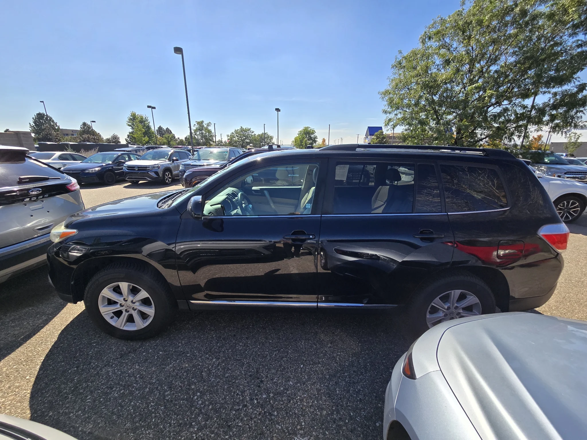 Used 2013 Toyota Highlander Base with VIN 5TDBK3EH5DS251943 for sale in Santa Fe, NM