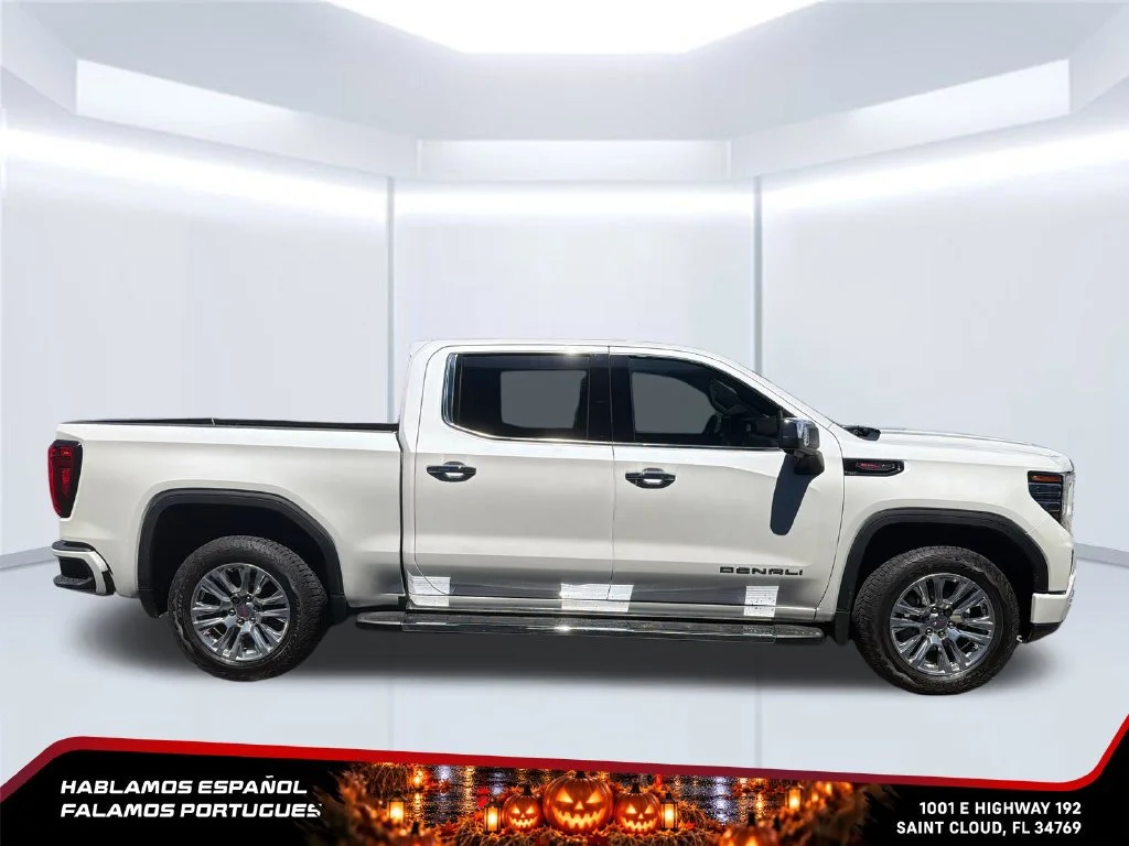 Used 2025 White Frost Tricoat GMC Denali image 6