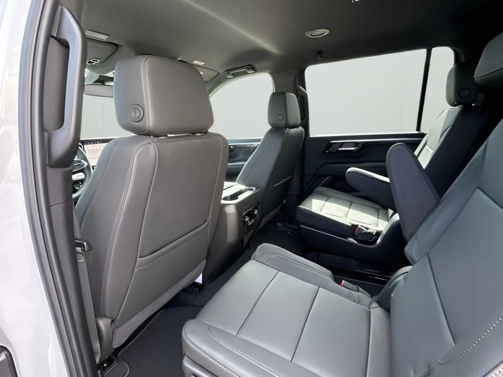 New 2026 Summit White Chevrolet Z71 image 18