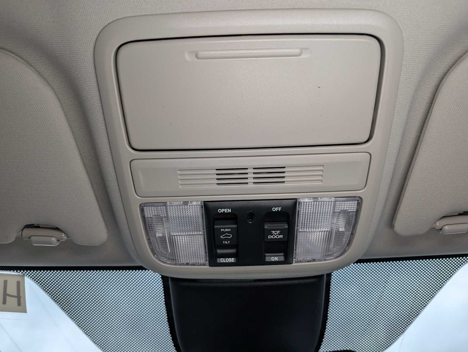 New 2026 Platinum White Pearl Honda Touring image 32