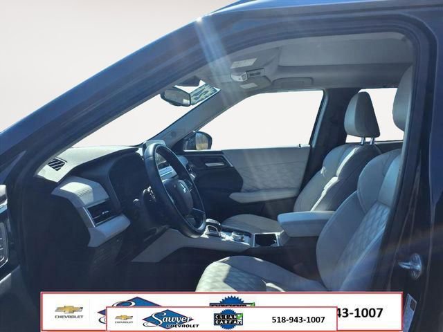 Used 2024  Mitsubishi SEL image 13