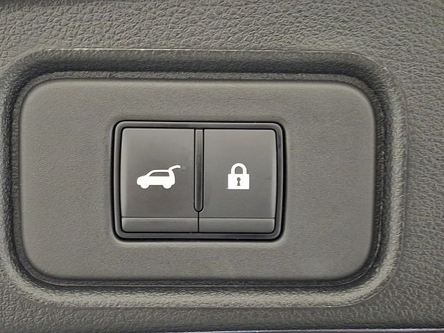 Used 2025 White Nissan Platinum image 35