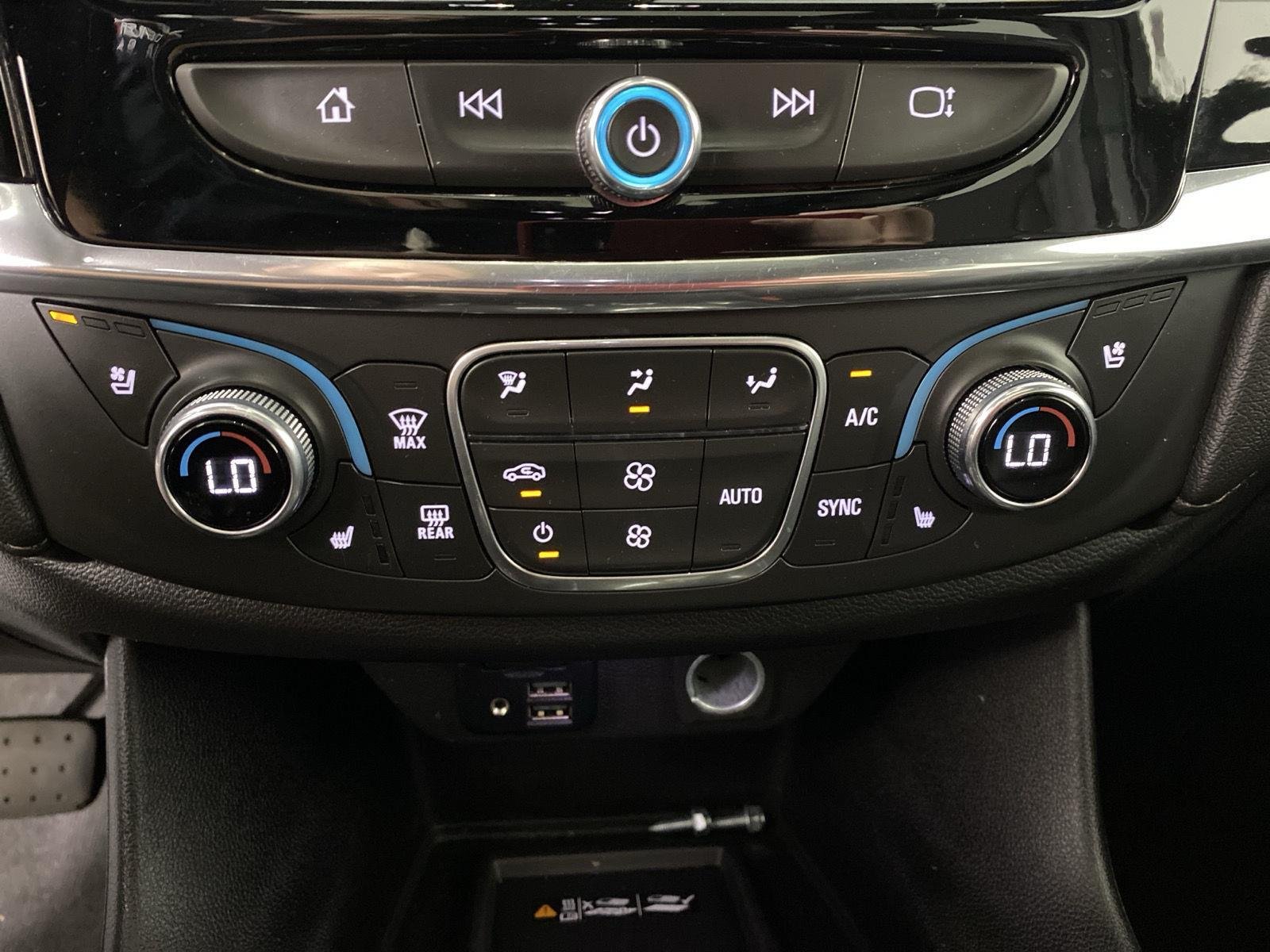 Used 2023 Iridescent Pearl Tricoat Chevrolet High Country image 22