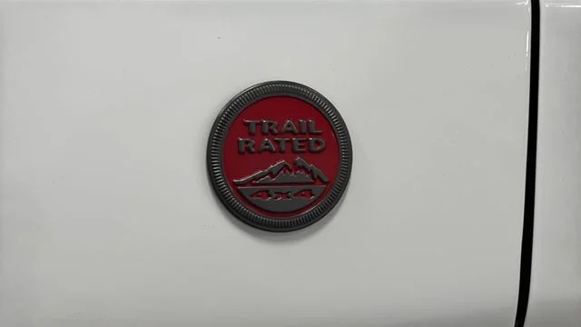Used 2022 Bright White Clearcoat Jeep Trailhawk image 41