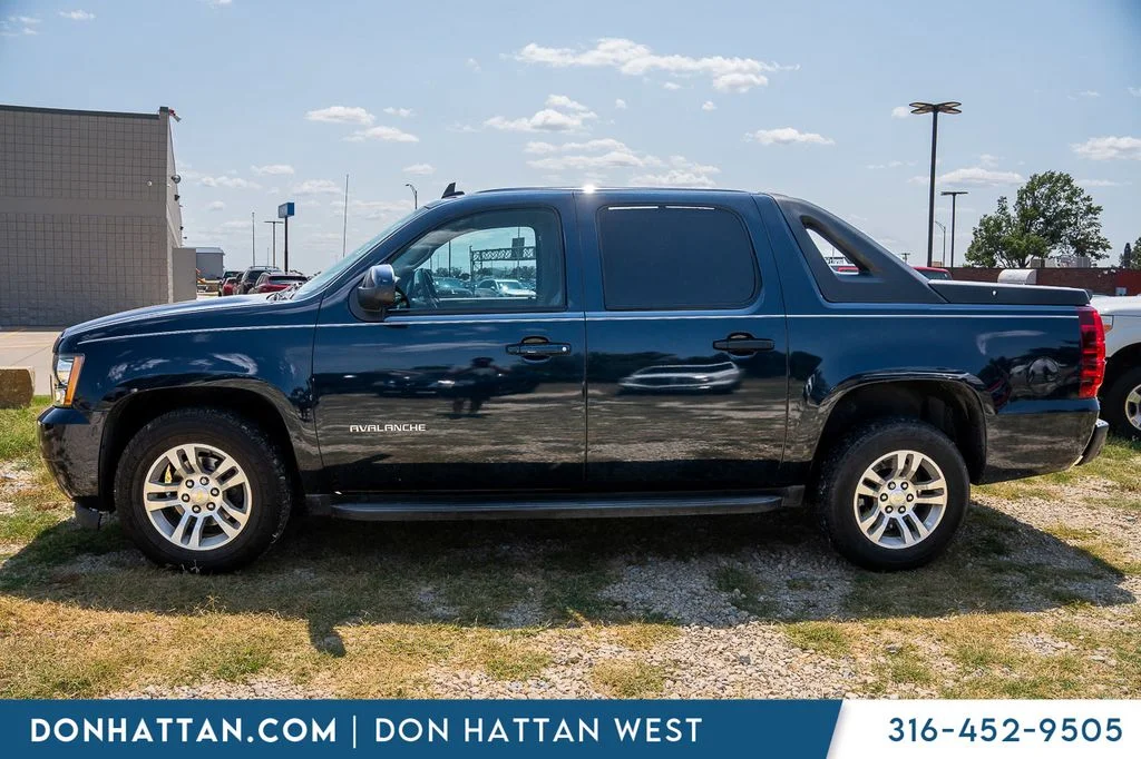 Used 2007 Blue Chevrolet LT image 2